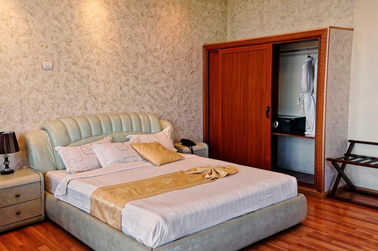 Impress Hotel Addis Abeba Exterior foto