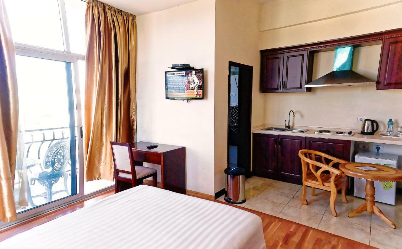 Impress Hotel Addis Abeba Exterior foto